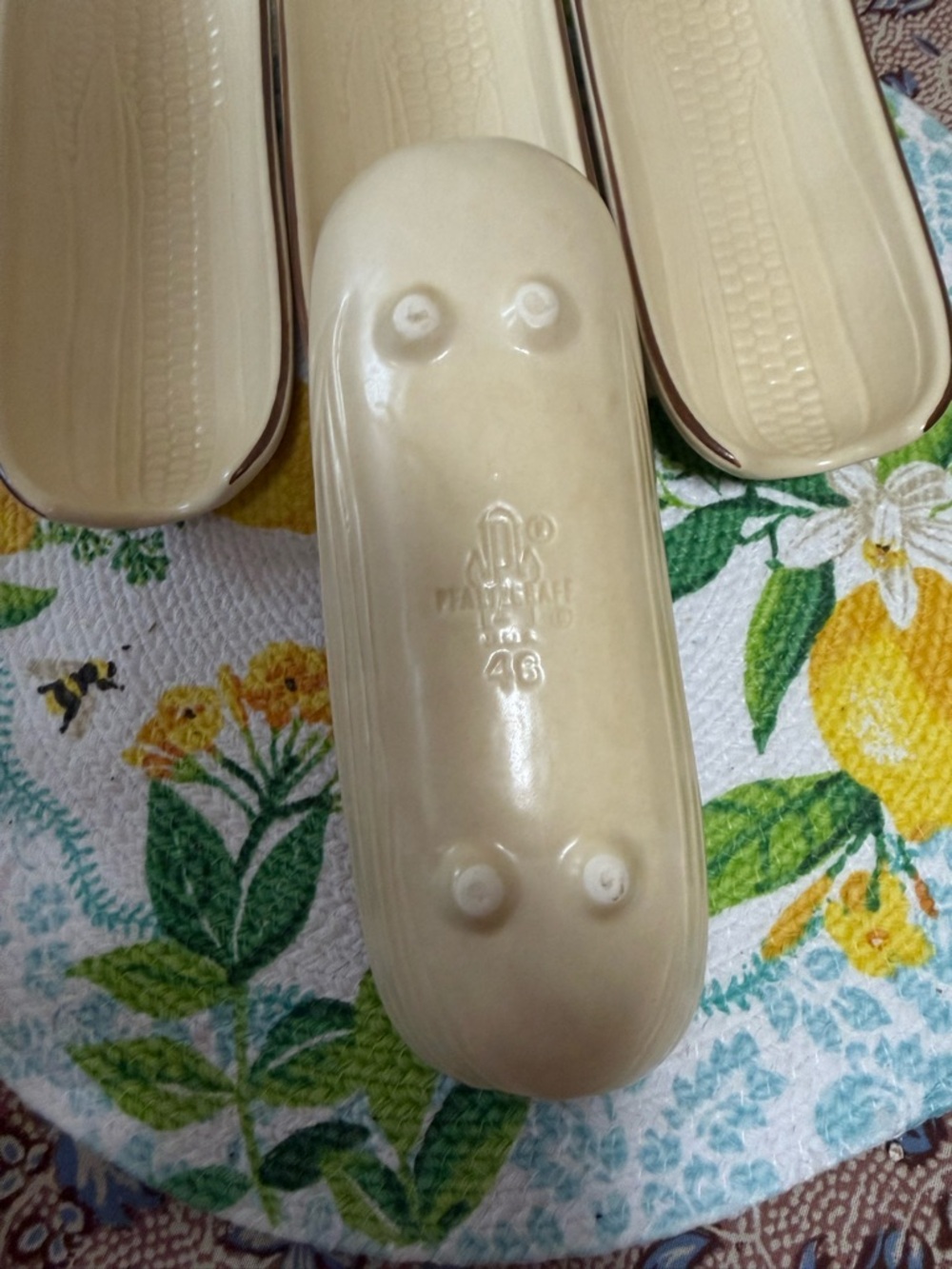 Pfaltzgraff Vintage Country Corn Holders